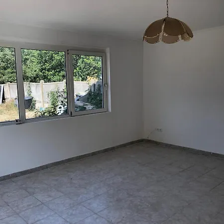 Apartman Feel Natural And Relaxed In A 3 Bedroom In *