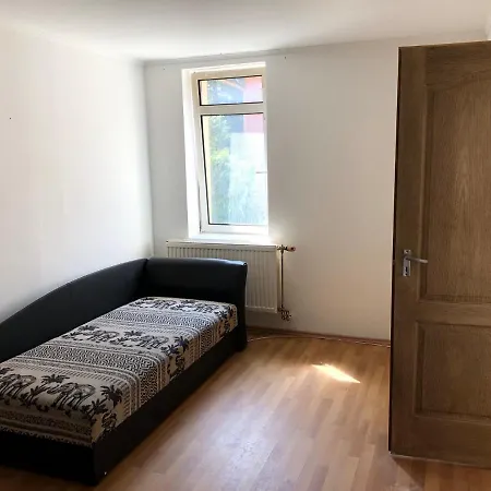 Feel Natural And Relaxed In A 3 Bedroom In *
